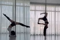 Sĩ Thanh hút mắt với những động tác múa cột điêu luyện khó cưỡng