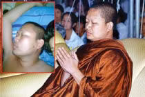 Ngạ quỷ khoác cà sa 