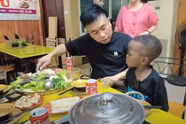 Hành trình khám phá Việt Nam, Lôi con mê tít món sầu riêng