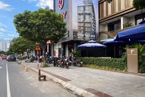 Không cho ô tô đỗ trước cửa, có vi phạm pháp luật?