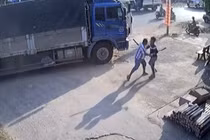 Video: Bàng hoàng cảnh 2 tài xế đuổi chém nhau trên quốc lộ