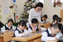 Học sinh tiểu học trường công không phải đóng học phí 