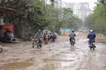 Hà Nội: Cận cảnh con đường “đau khổ” mãi chưa thoát khổ