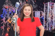 Vợ cũ Hoàng Anh nói gì khi bị nghi lấn sân showbiz?