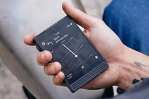 Ngắm mẫu smartphone tối giản đến khó tin, mang lại cảm giác hoài niệm