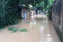 Ngập lụt ở Thanh Hóa: Nước dâng không ngừng, di dời 7.000 người