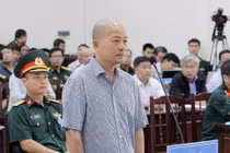 Út “trọc” khai do... dân trí thấp nên mua bằng giả