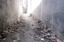 Bé sơ sinh bị vứt bỏ đến chết