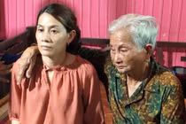 Giây phút gặp mẹ của người phụ nữ bị lạc sang Trung Quốc 22 năm