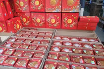 Bánh Trung thu bất ngờ giảm giá đột ngột, vẫn ế hàng