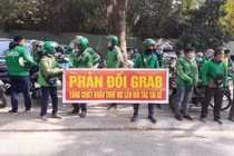Tổng cục Thuế yêu cầu Grab giải trình vụ tăng cước khiến hàng nghìn tài xế biểu tình