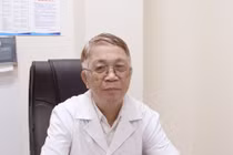 Kinh hoàng sỏi thận phát triển như củ gừng
