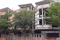 Rợn người cảnh hoang lạnh trong biệt thự Sài Gòn đắt đỏ