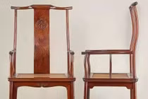 Nhặt ghế cũ từ đống rác, cụ ông bất ngờ bán được 75 tỷ