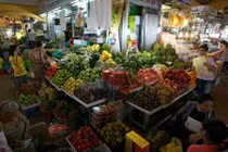 Những khu chợ cổ trăm tuổi nổi tiếng ở Việt Nam