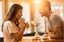 Ngày đầu anh tôi xem mắt, bạn gái đưa 3 yêu cầu khó đỡ 