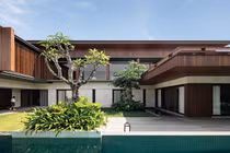 Biệt thự siêu sang nằm giữa cánh đồng lúa ai nhìn cũng mê