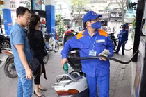 Xăng dầu giảm giá bao nhiêu trước Tết Canh Tý 2020?