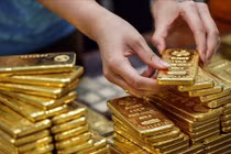 Giá vàng ngày 6/4: Đồng loạt lao dốc