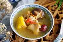 Hầm canh gà chú ý 3 nhớ, 3 không để nước dùng béo ngậy