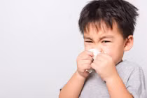 Những sai lầm của cha mẹ khi trẻ chảy nước mũi 