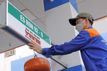 Bộ Công Thương: Giá xăng dầu trong nước tăng thấp hơn giá thế giới