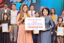 Ái nữ nhà đại gia Johnathan Hạnh Nguyễn ủng hộ người nghèo 1 tỷ đồng