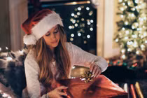 Nhạc Noel nghe nhiều có thể ảnh hưởng sức khỏe tinh thần thế nào? 
