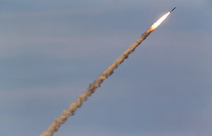 Tên lửa S-300V4 hành quân tới Crimea, Ukraine coi chừng
