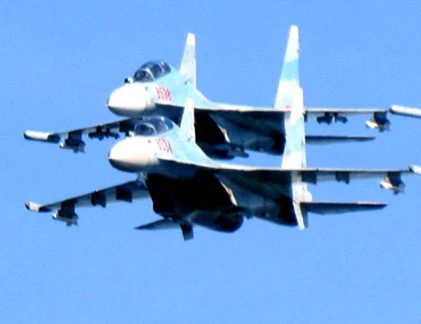 Ảnh QS ấn tượng tuần: Su-30MK2 chào mừng Kilo ở Cam Ranh