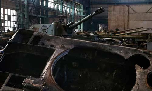 Thăm thú xưởng sửa chữa vũ khí Quân đội Ukraine