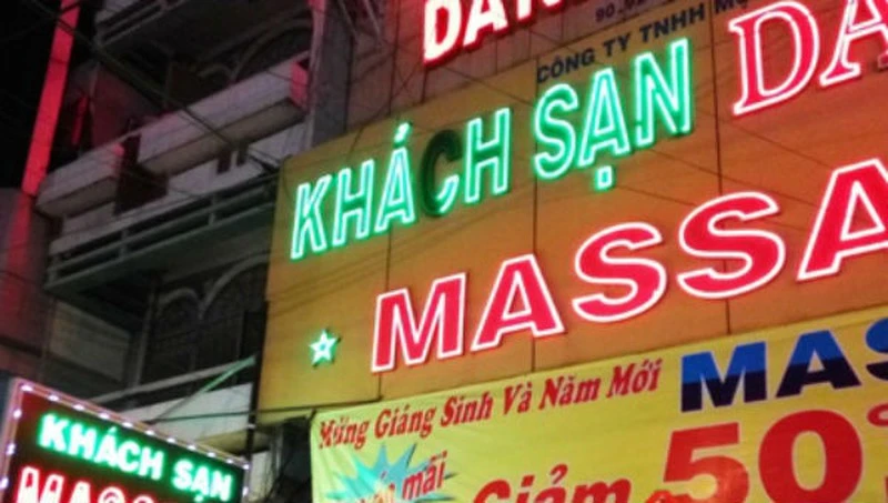 Bóc trần kinh doanh mại dâm trá hình ở các “động vui vẻ” ở Việt Nam