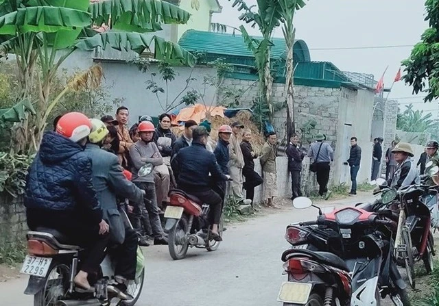 Tin nóng ngày 16/1: Chồng ôm con chết cháy trong nhà tắm, vợ nguy kịch