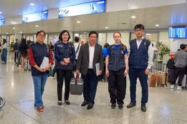 Thuốc giải độc botulinum ngay lập tức được bàn giao cho đại diện của Sở Y tế Đà Nẵng, BS. Phạm Hồng Hà - Phó Trưởng phòng Quản lý Dược, người đã chờ sẵn tại Sân bay Quốc tế Nội Bài cùng nhóm WHO Việt Nam. Sau đó, thuốc giải độc được vận chuyển nhanh nhất có thể đến bệnh viện ở Đà Nẵng.