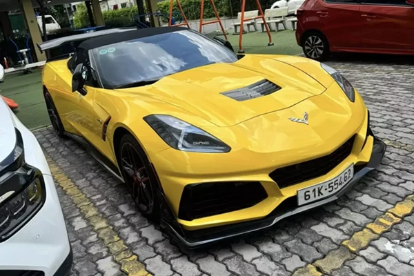 Tận thấy Chevrolet Corvette C7 độ ZR1 của đại gia Bình Dương