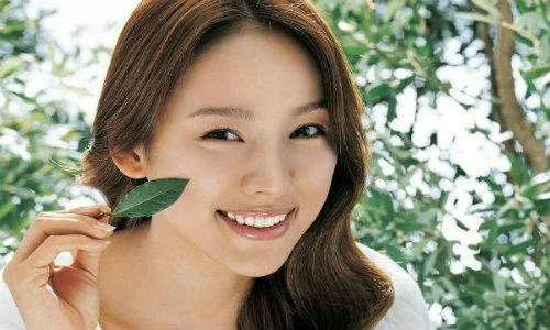 Đàn bà có 4 nét tướng này, ắt đanh đá không ai bằng