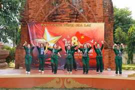 Đặc sắc chương trình nghệ thuật "Giai điệu tự hào" tại Di tích Tháp Đôi