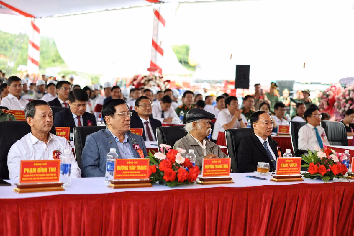 lanh-dao.jpg
