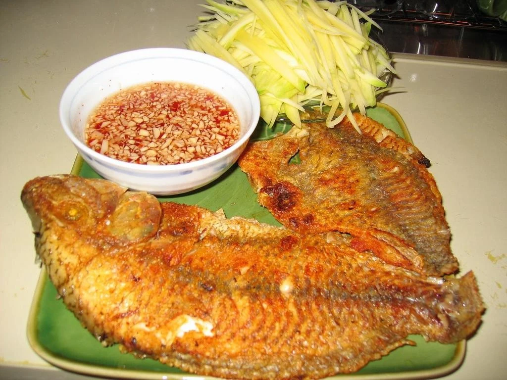 Ai nên cẩn trọng khi ăn cá để bảo vệ sức khỏe?
