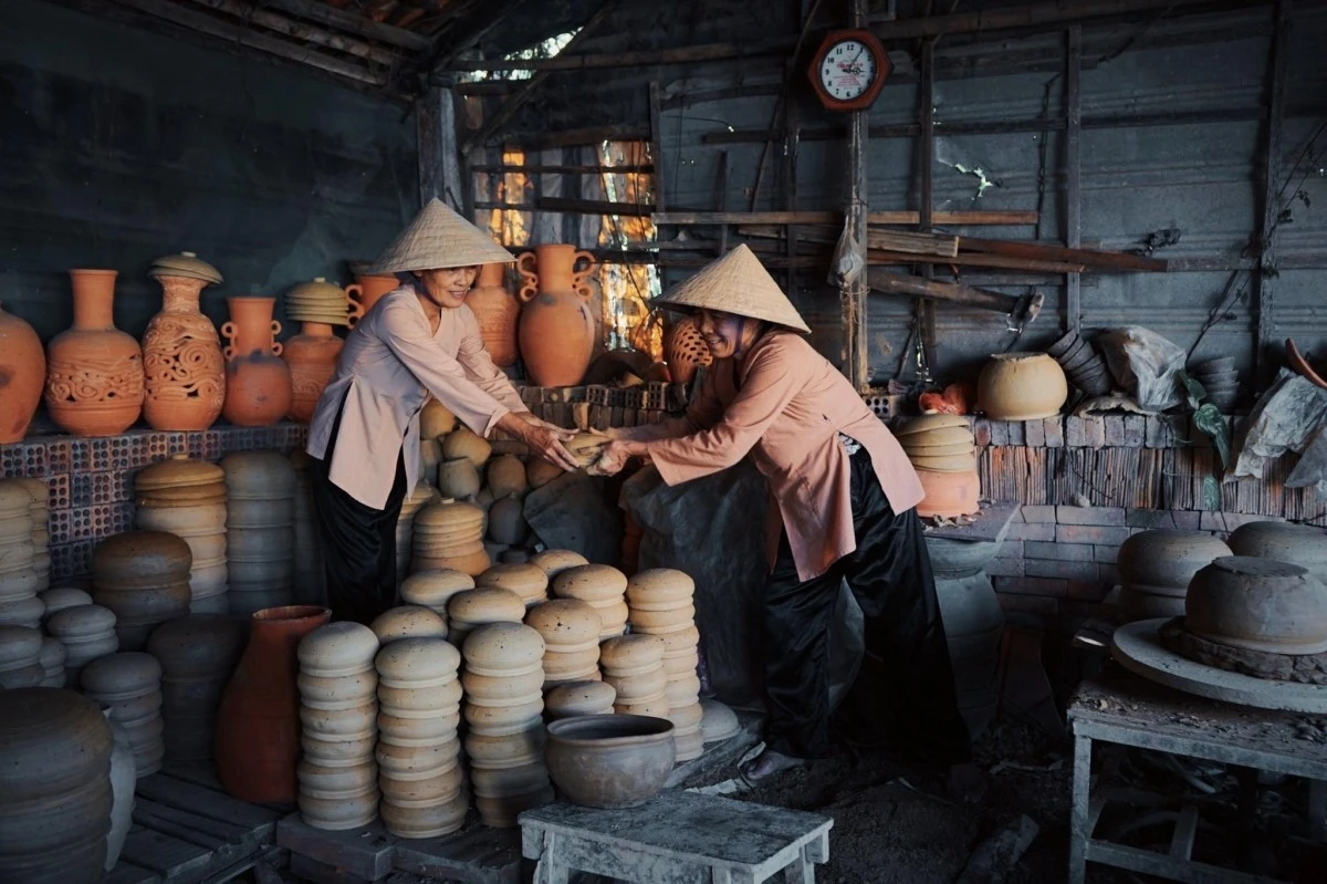 Điểm gì khiến làng gốm Thanh Hà trở thành điểm du lịch cộng đồng tốt nhất?