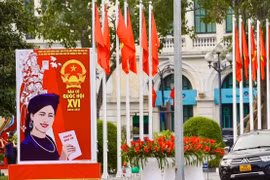 Lá phiếu bầu cử... gửi trọn niềm tin vào đại biểu đủ đức, đủ tài 