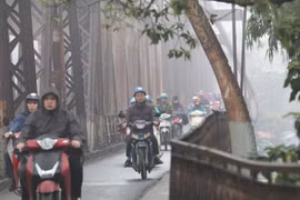 Thời tiết ngày 24/4: Không khí lạnh gây mưa dông diện rộng ở Bắc Bộ và Trung Bộ