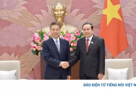 Chủ tịch Quốc hội tiếp Chủ nhiệm Ủy ban TC&KT Nhân đại toàn quốc Trung Quốc
