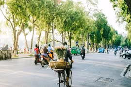 Thời tiết hôm nay 15/4: Hà Nội ngày nắng, TP.HCM mưa rào