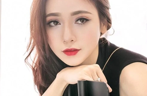 Điều ít biết về dược sĩ 9X xinh đẹp sang TQ lập nghiệp
