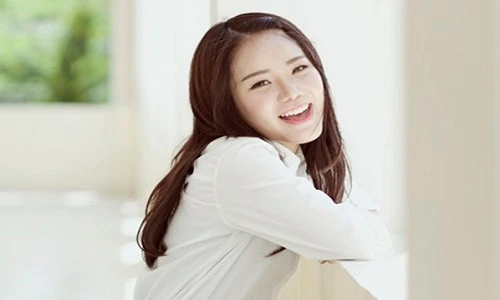 Hot girl gốc Việt xinh như búp bê, giỏi nhiều ngoại ngữ