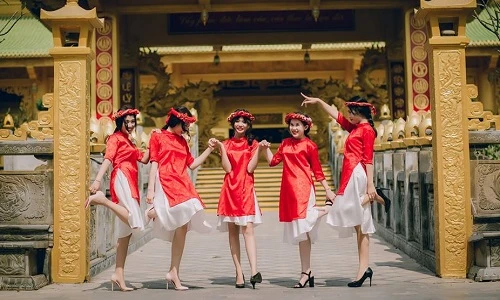 “Ngũ long công chúa” Bình Dương chụp ảnh đón Tết siêu đáng yêu