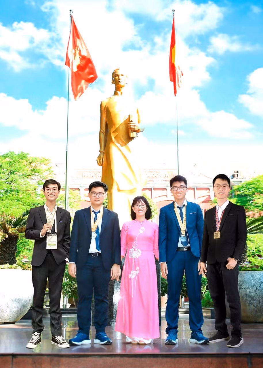 quoc-hoc-2.jpg