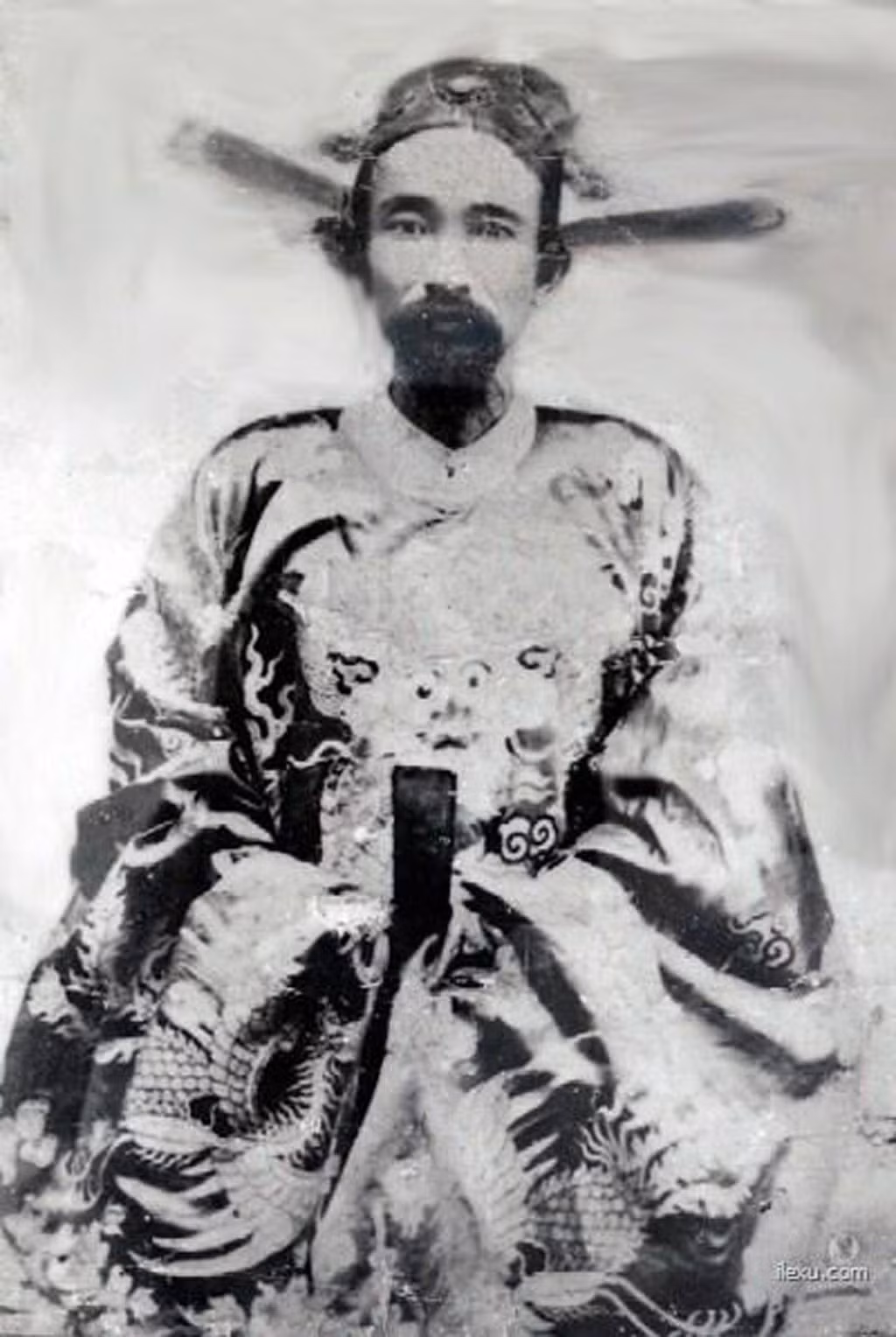 lequydon-imnq.jpg