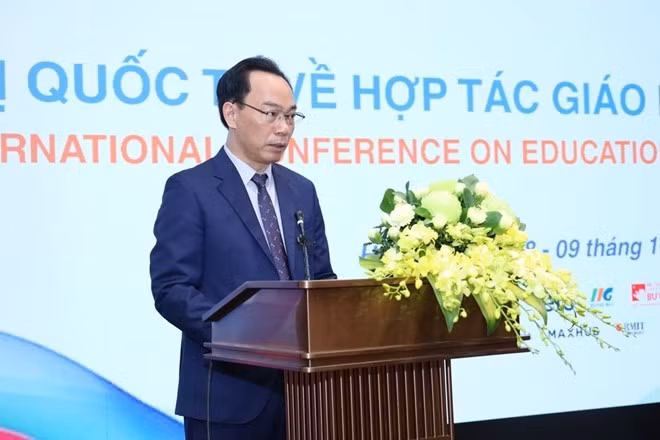 hoang-minh-son.jpg